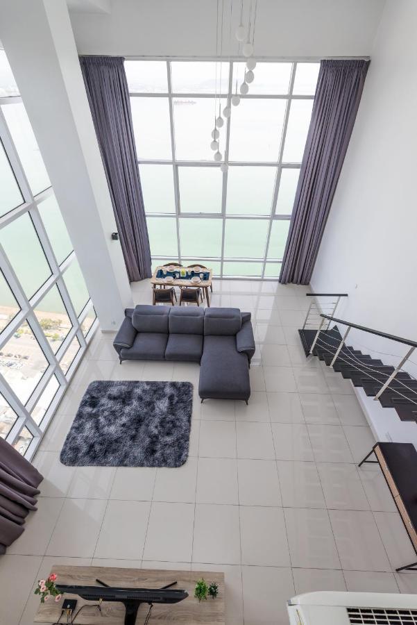 Maritime Penthouse Suite By The Sea George Town Esterno foto